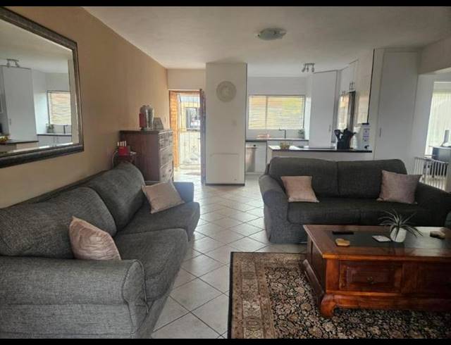 3 BEDROOM CLUSTER FOR SALE IN BONAERO PARK